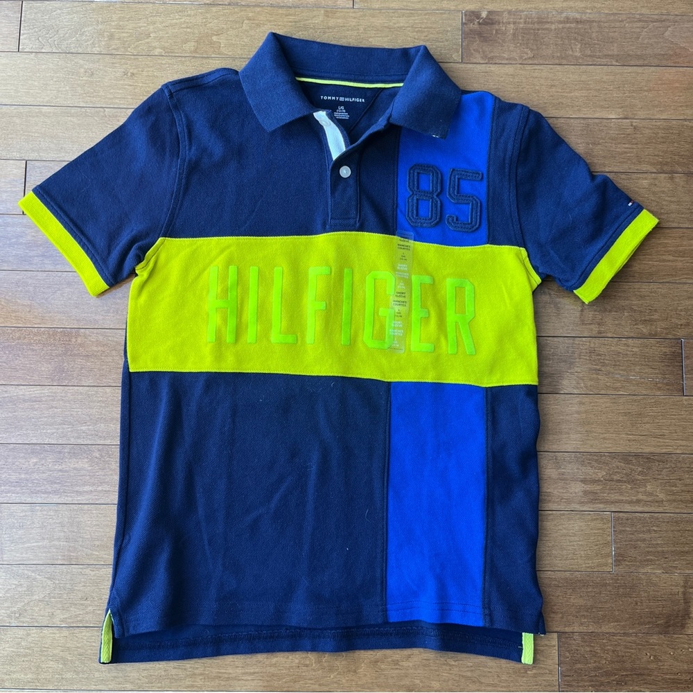 Brand new Tommy Hilfiger Boys Logo short sleeved polo T shirt Size L